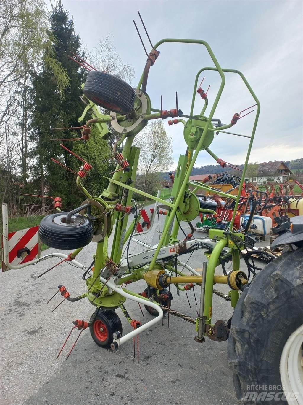 CLAAS Volto 600 Obračalniki in zgrabljalniki