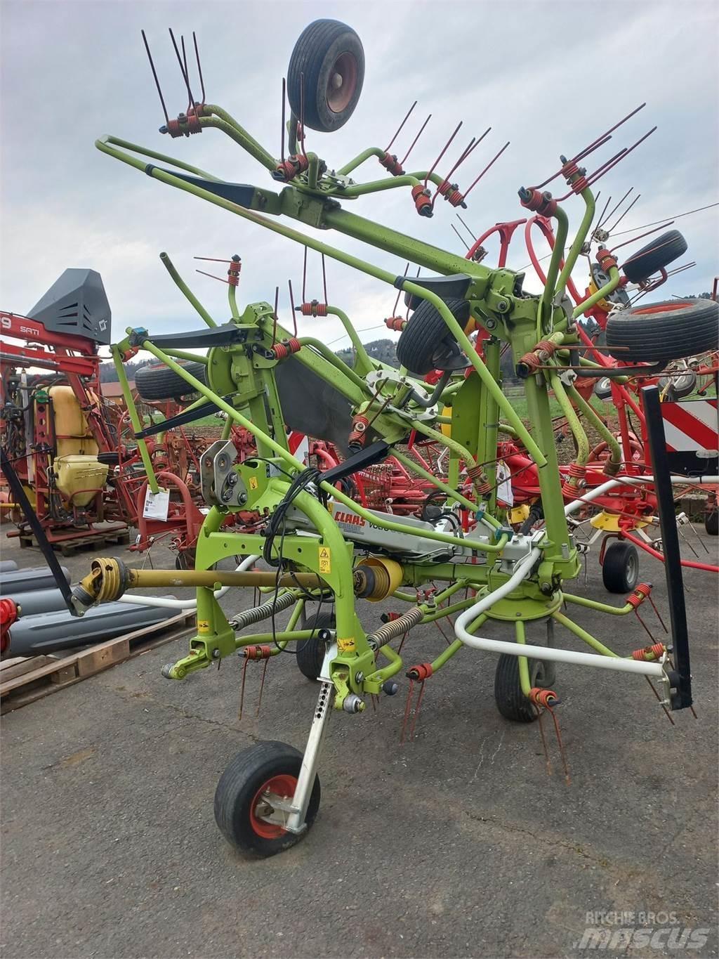 CLAAS Volto 800 Obračalniki in zgrabljalniki