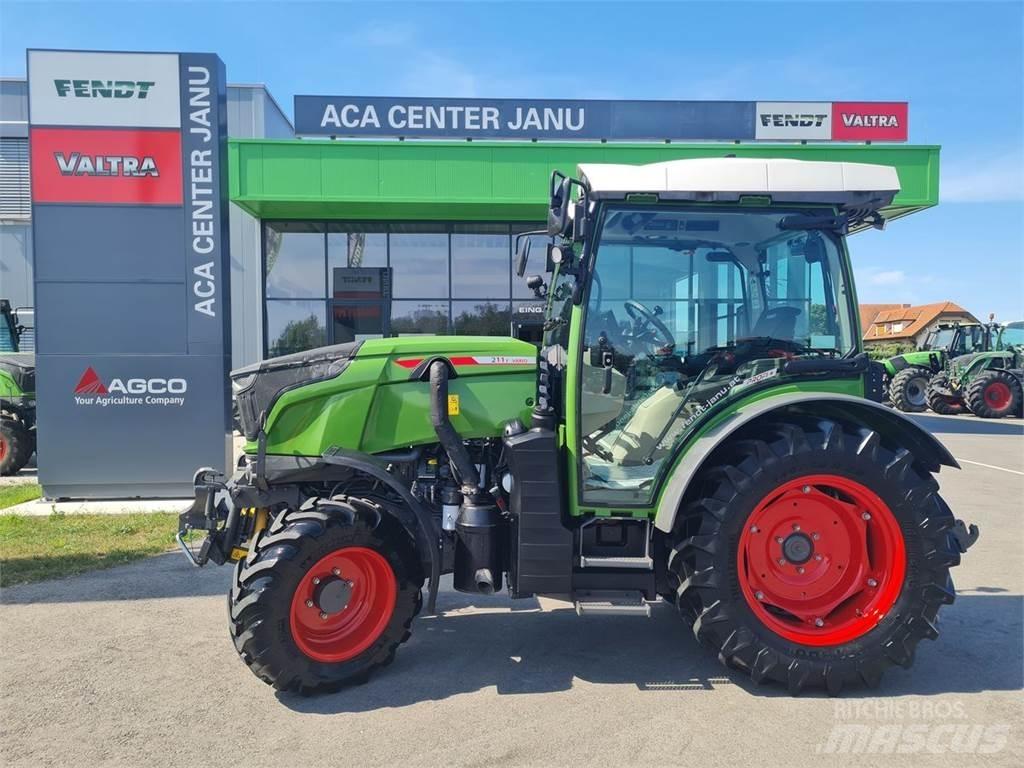 Fendt 211 Vario F Traktorji