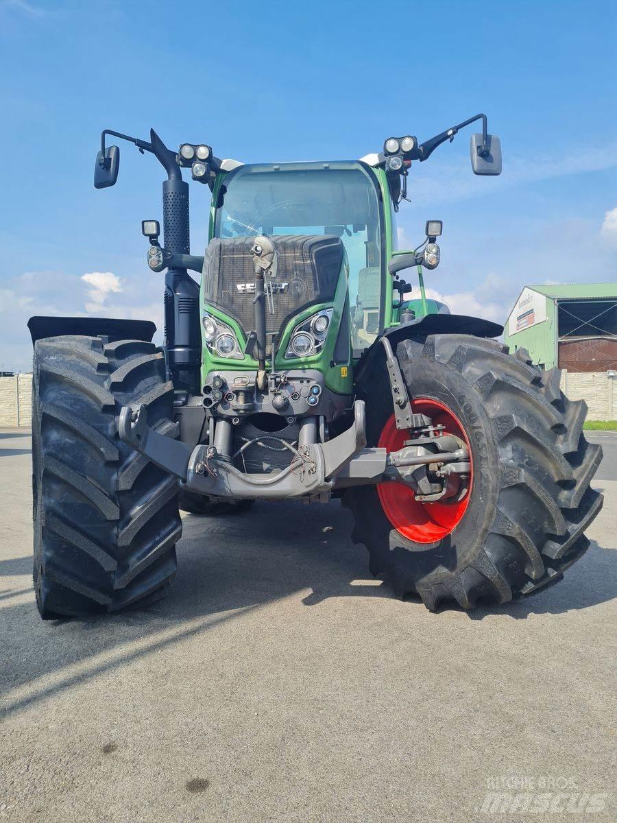 Fendt 718 Vario Traktorji