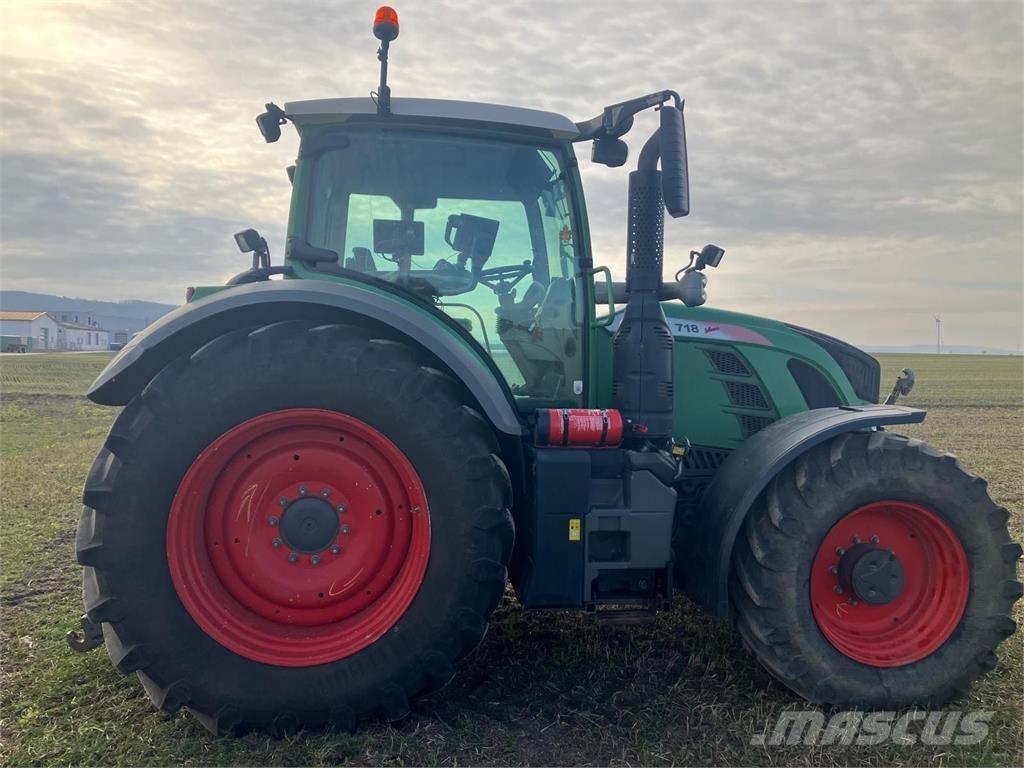 Fendt 718 Vario Traktorji