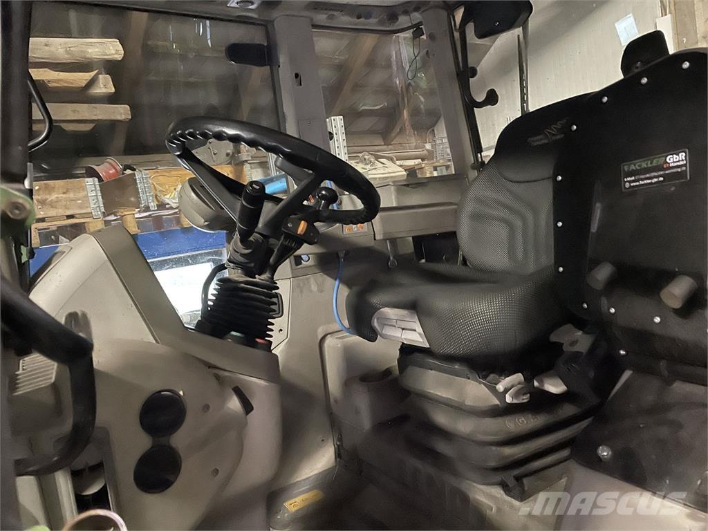 Fendt 718 Vario Traktorji