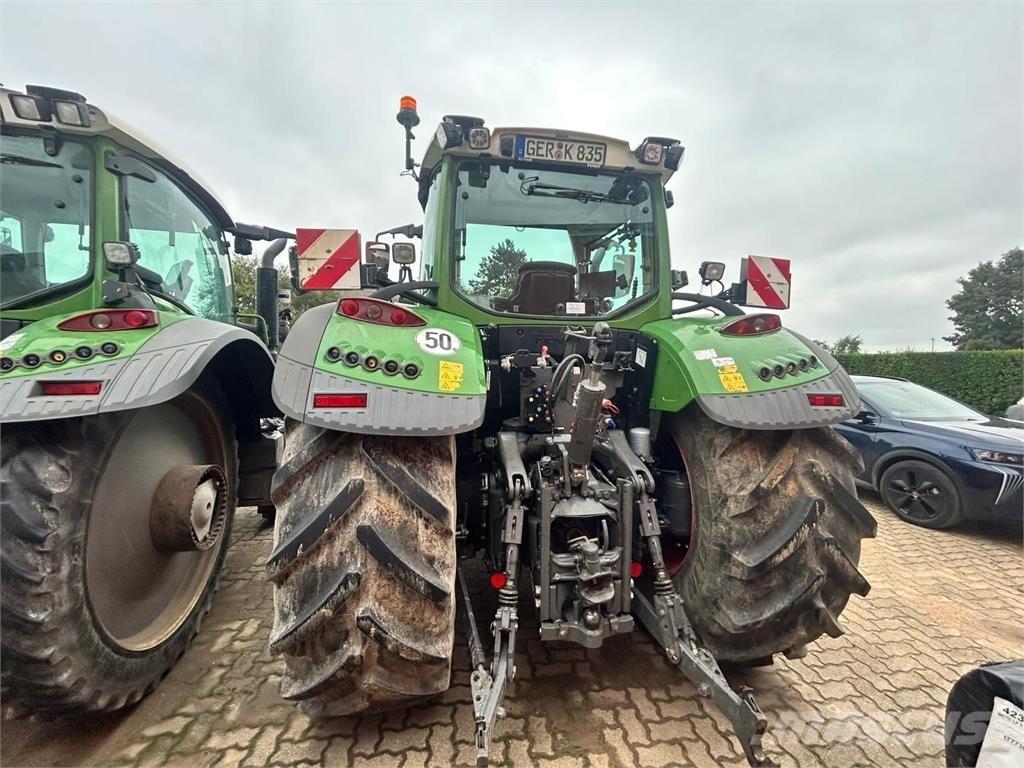 Fendt 724 Vario Traktorji