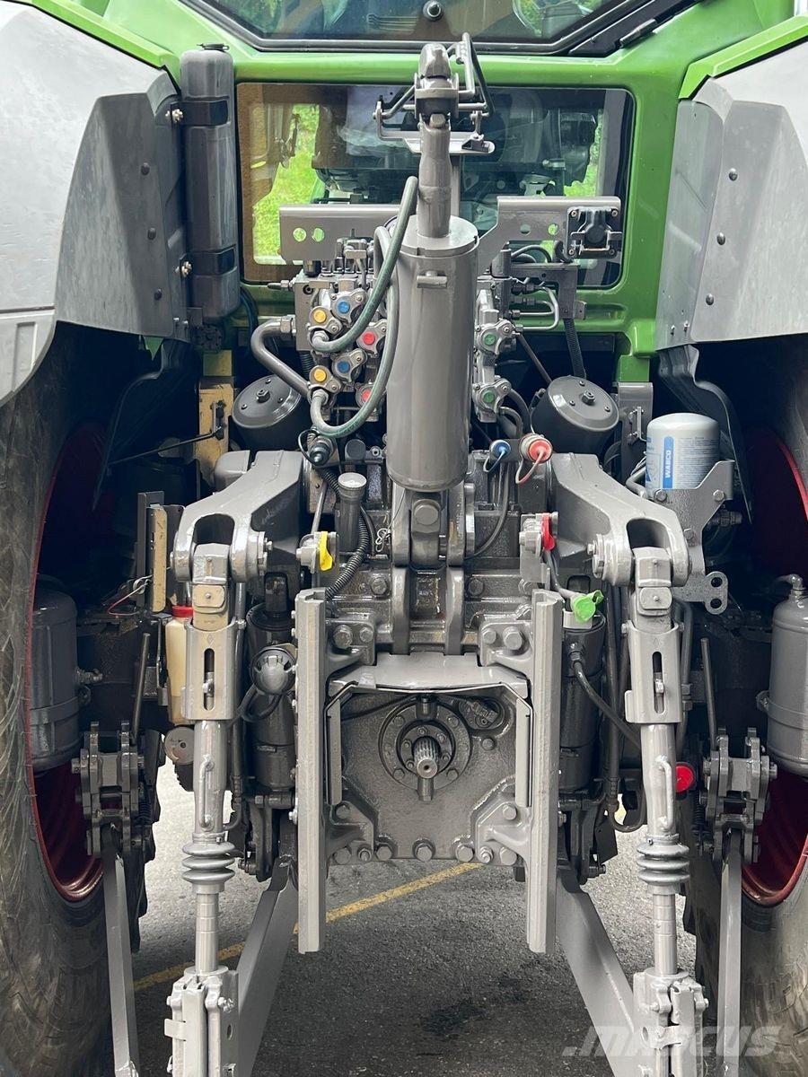 Fendt 930 Vario Traktorji