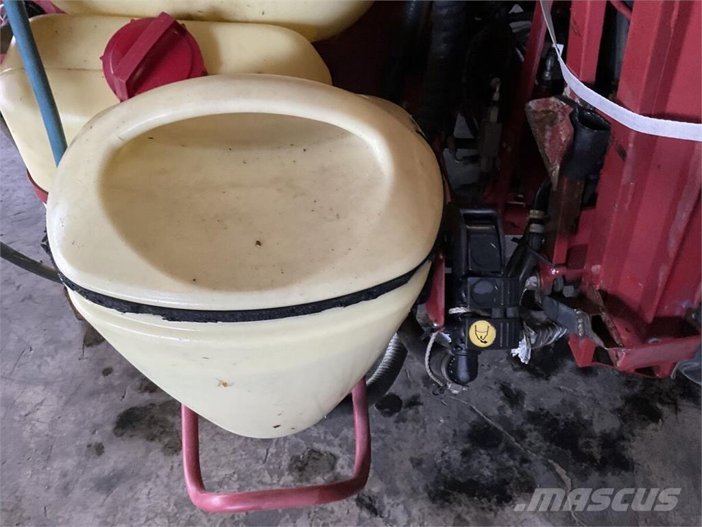 Hardi Master 1200 Vlečne škropilnice