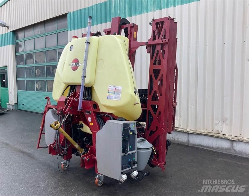 Hardi MEGA 1200 Vlečne škropilnice