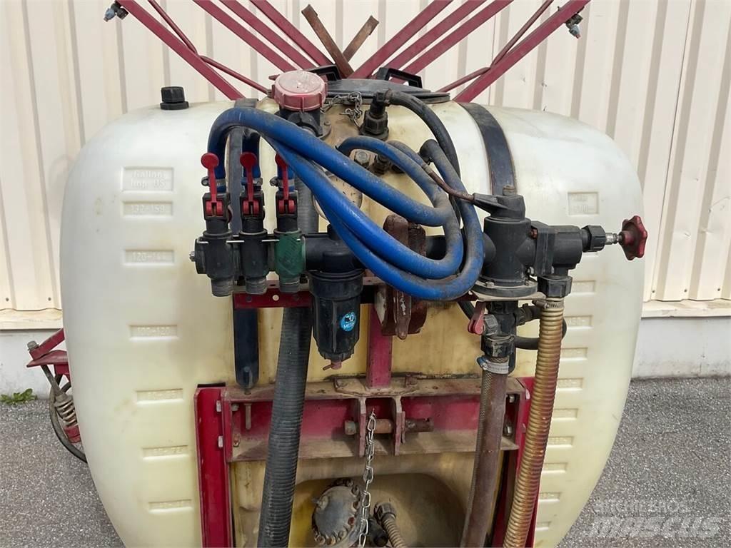 Hardi NK 600 Vlečne škropilnice