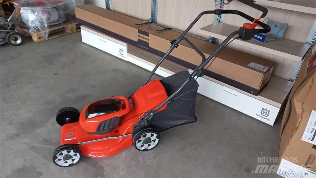 Husqvarna LC 137i Vrtni traktor kosilnice