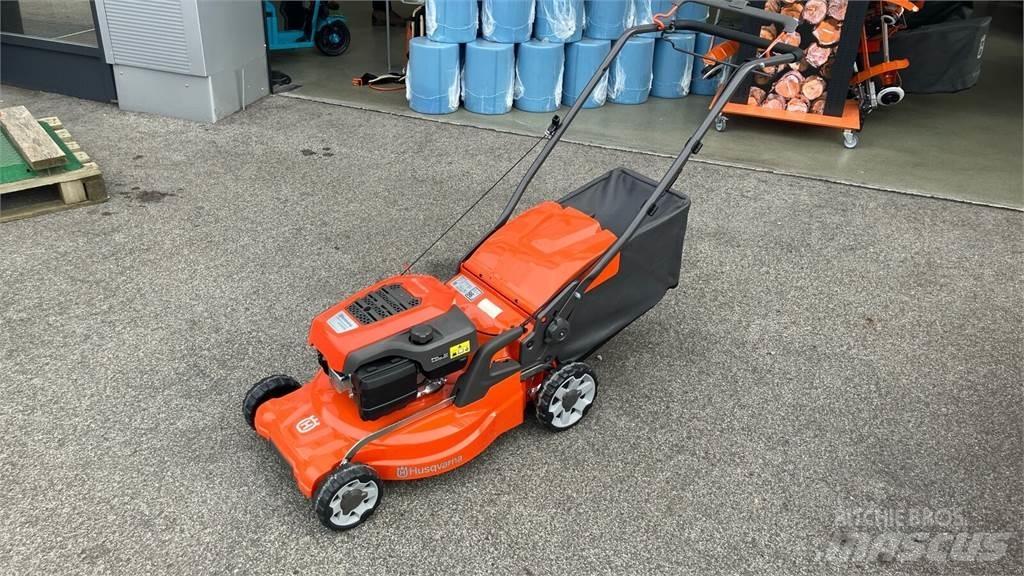 Husqvarna LC 247S Vrtni traktor kosilnice