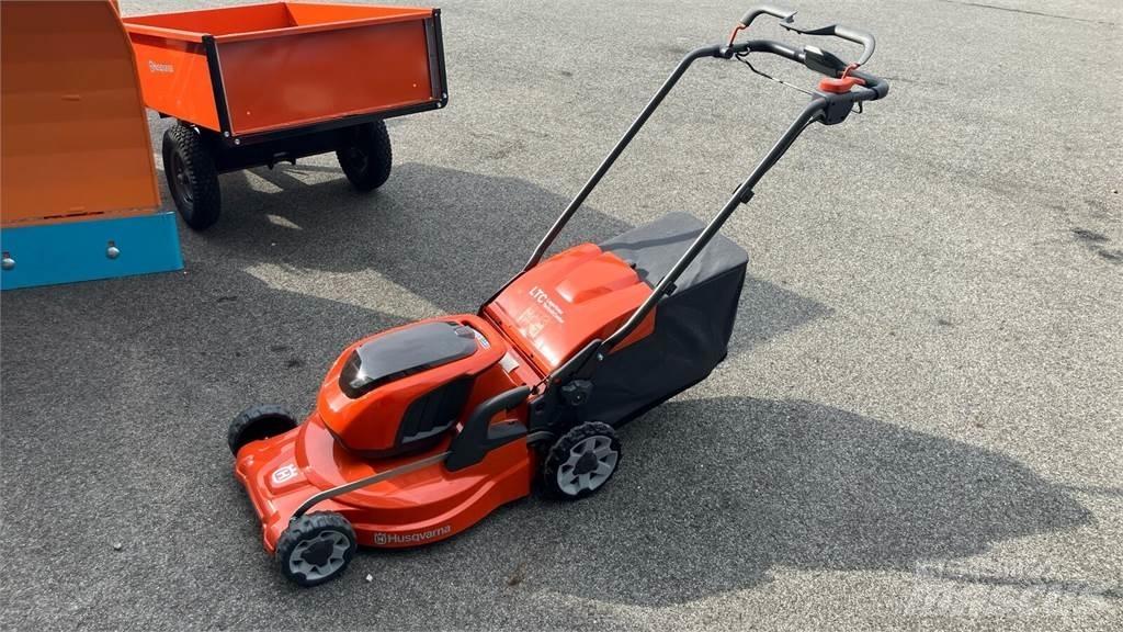 Husqvarna LC 347iVX Vrtni traktor kosilnice