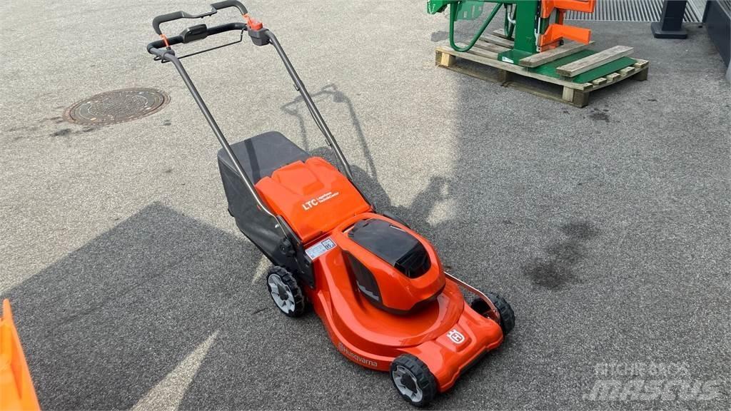 Husqvarna LC 347iVX Vrtni traktor kosilnice