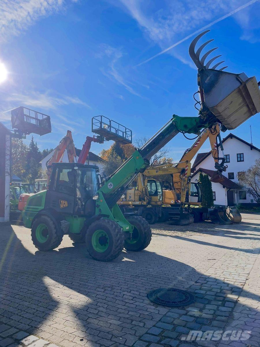 JCB TM 220 Kolesni nakladalci