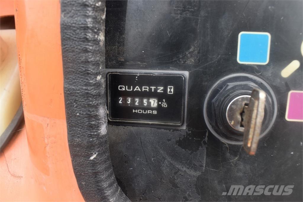 JLG 450AJ Zglobne dvižne ploščadi