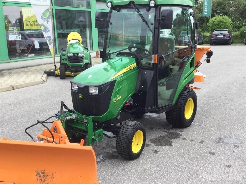 John Deere 1026R Traktorji