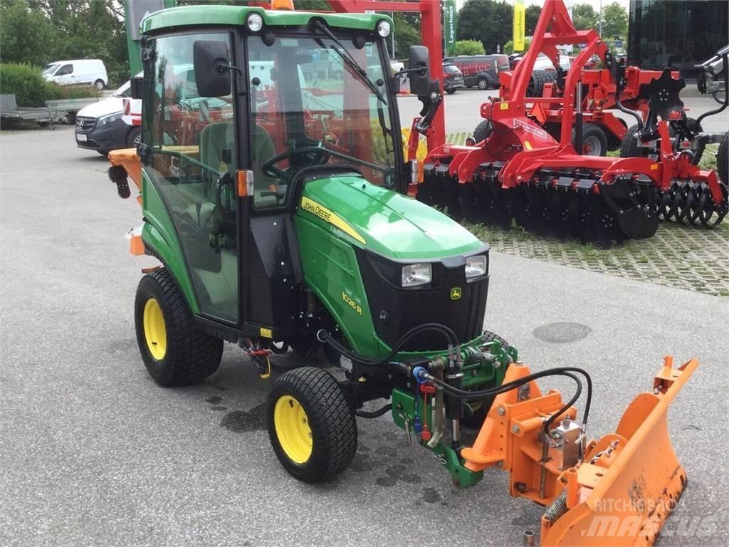 John Deere 1026R Traktorji
