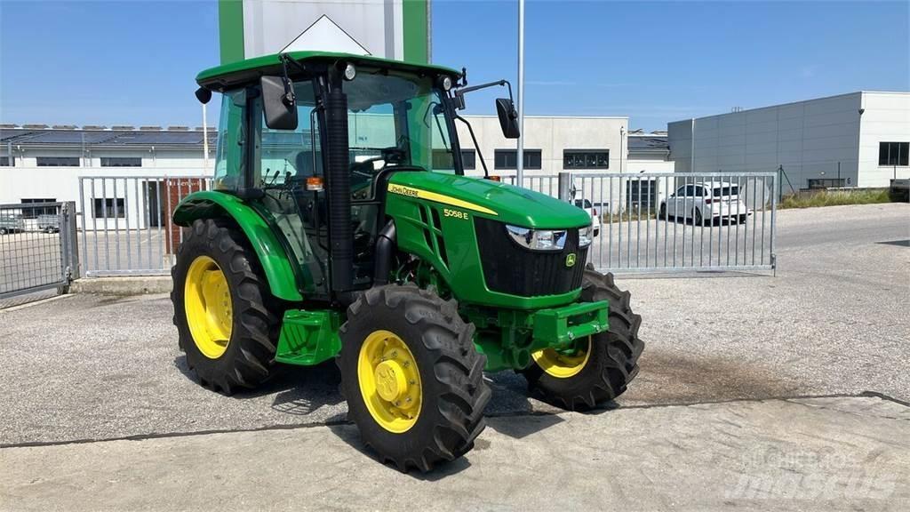 John Deere 5058E Traktorji