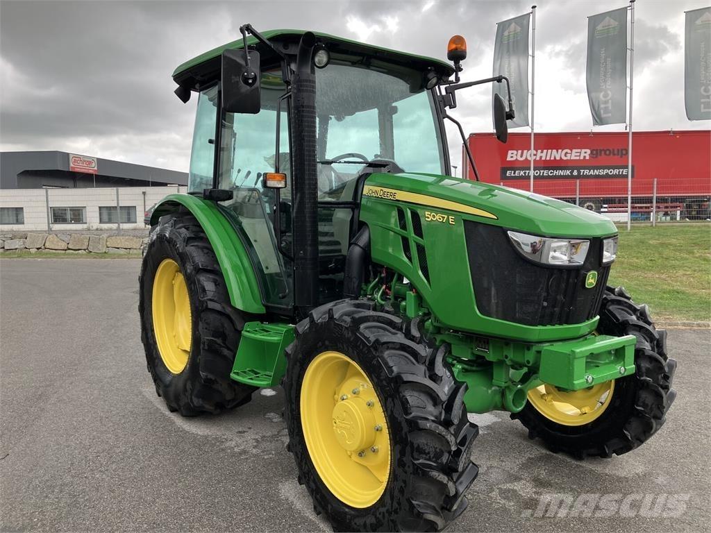 John Deere 5067E Traktorji