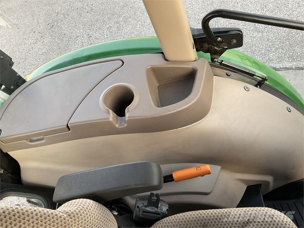 John Deere 5075E Traktorji