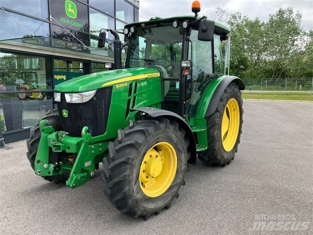 John Deere 5085M Traktorji