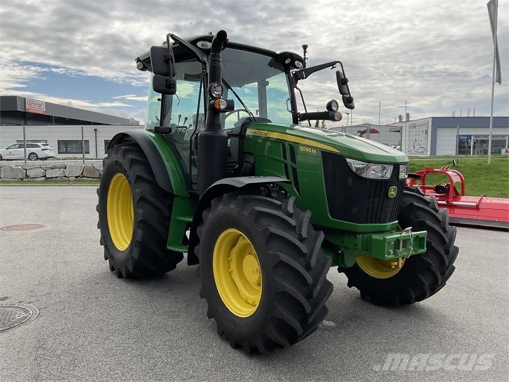 John Deere 5095M Traktorji