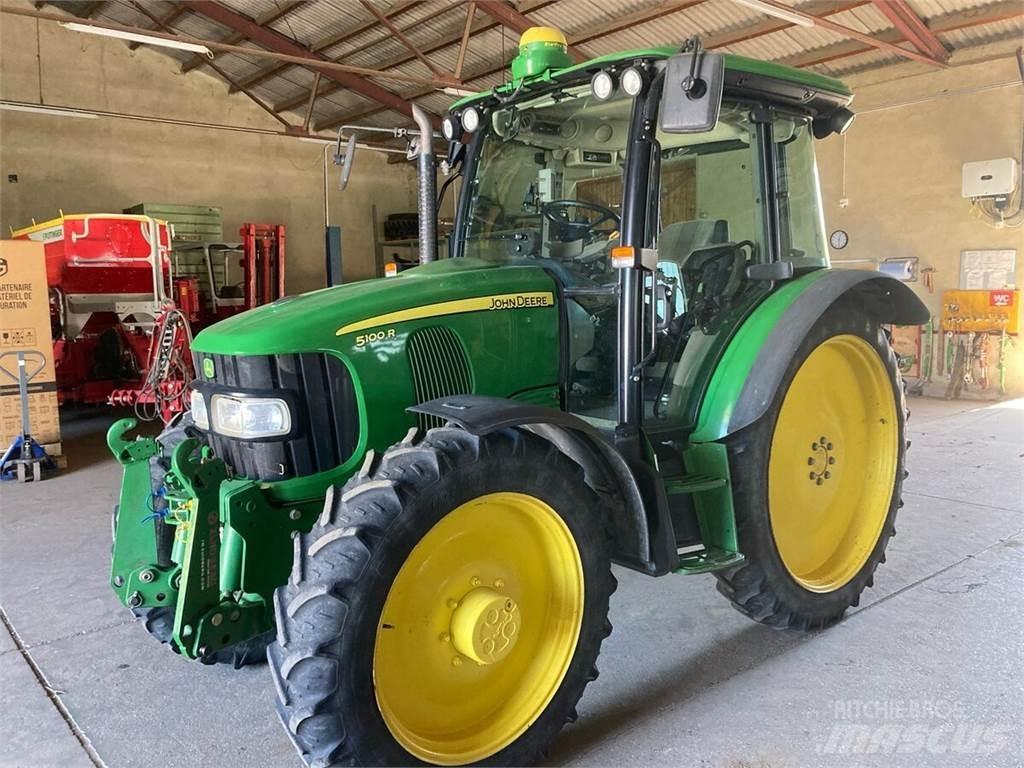 John Deere 5100R Traktorji