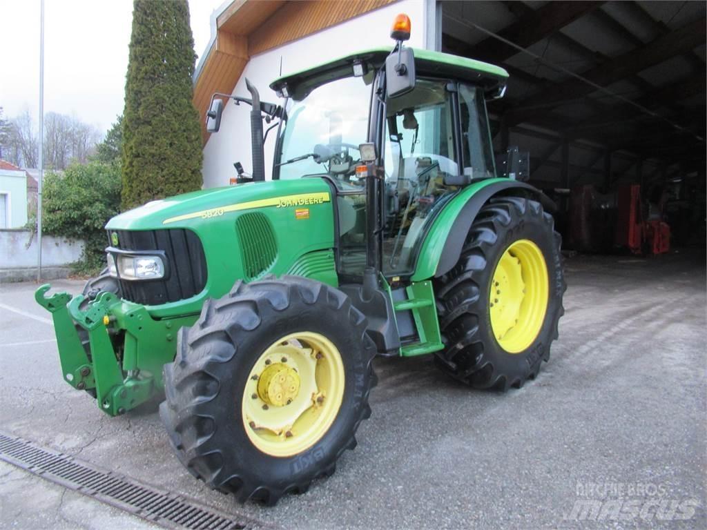 John Deere 5820 Traktorji