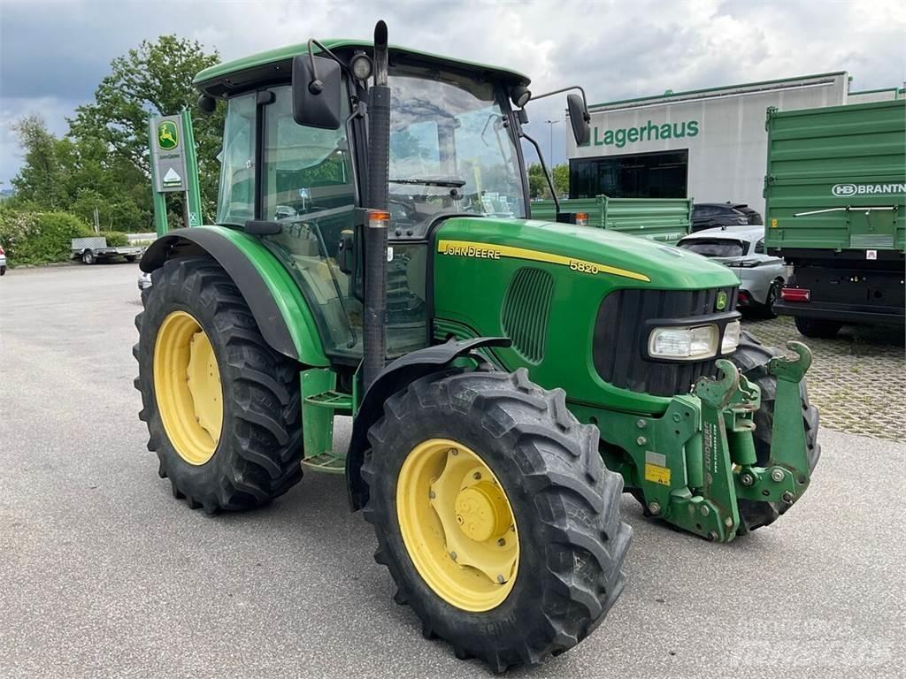 John Deere 5820 Traktorji