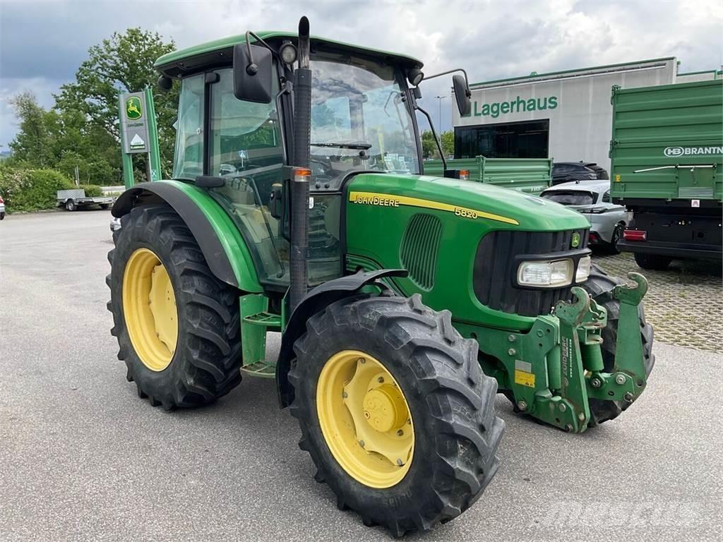 John Deere 5820 Traktorji