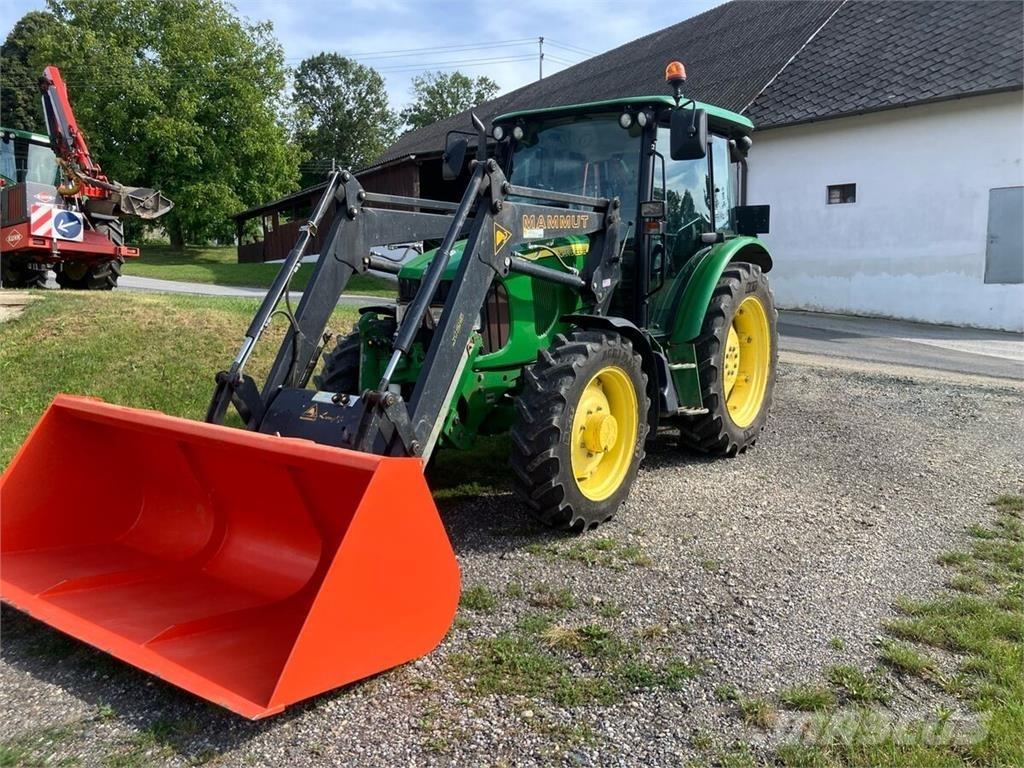 John Deere 5820 Traktorji