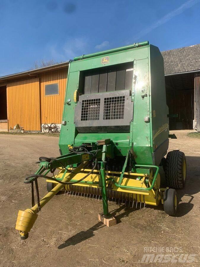 John Deere 592C Balirke (okrogle bale)