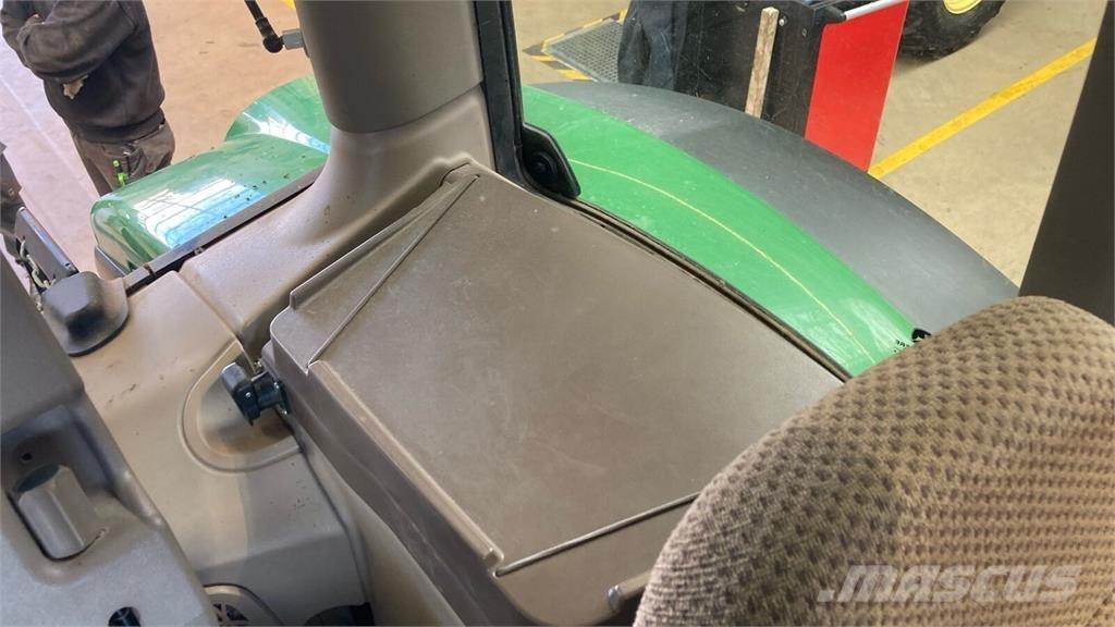 John Deere 6130R Traktorji