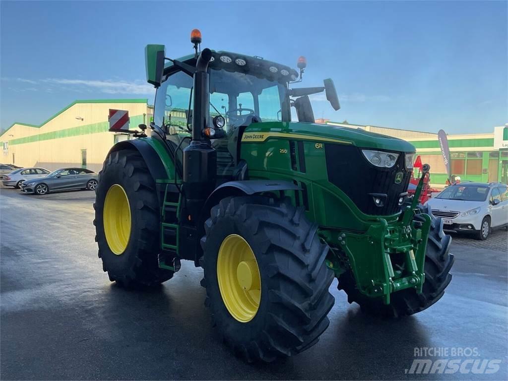 John Deere 6R 250 Traktorji