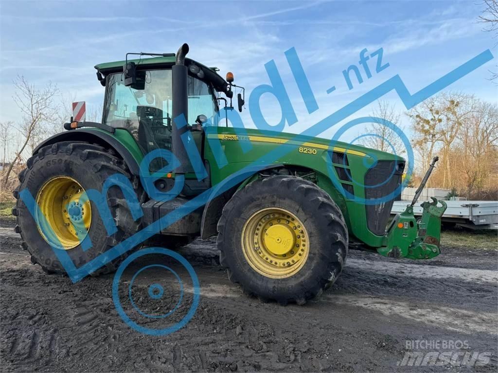 John Deere 8230 Traktorji