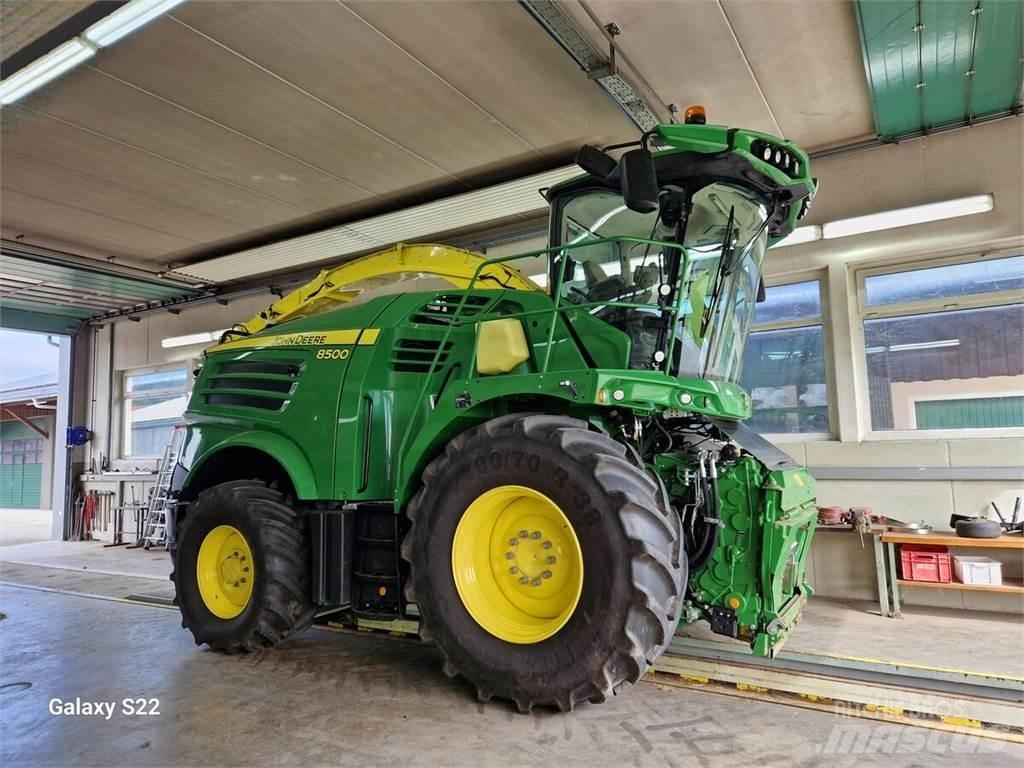 John Deere 8500 Kombajni za krmo