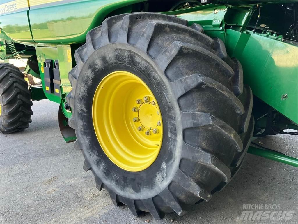 John Deere T560HM Kombajni