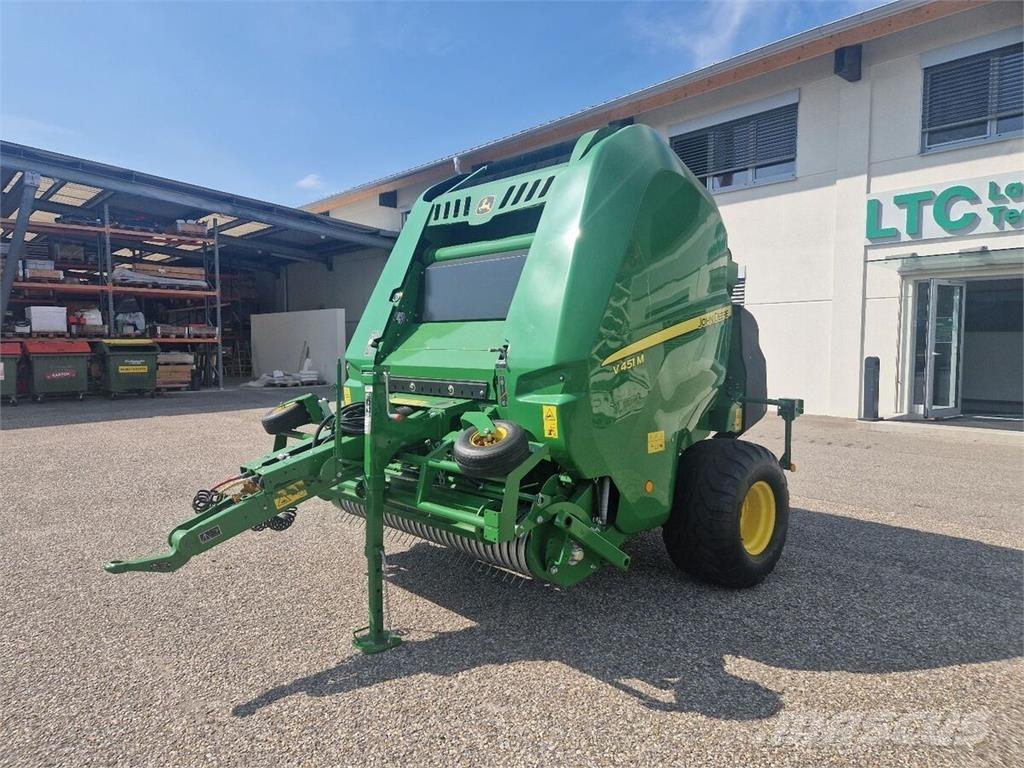 John Deere V451M Balirke (okrogle bale)