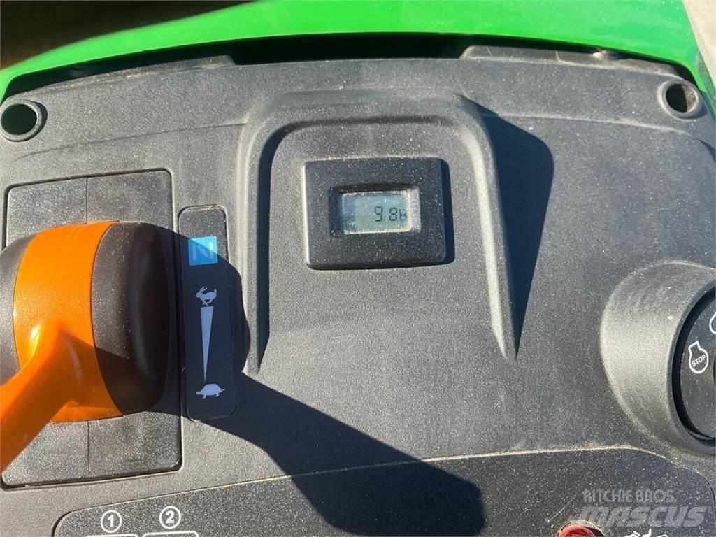 John Deere X167R Nega okolice - drugo