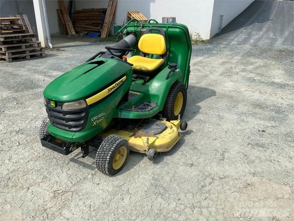 John Deere X540 Nega okolice - drugo