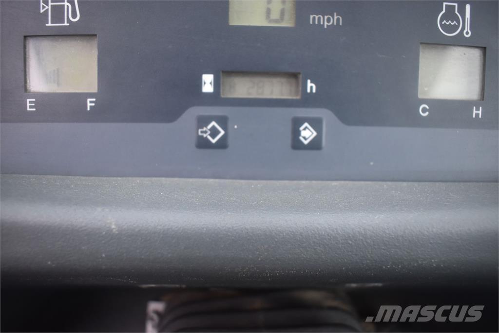 Komatsu WA70-7 Kolesni nakladalci