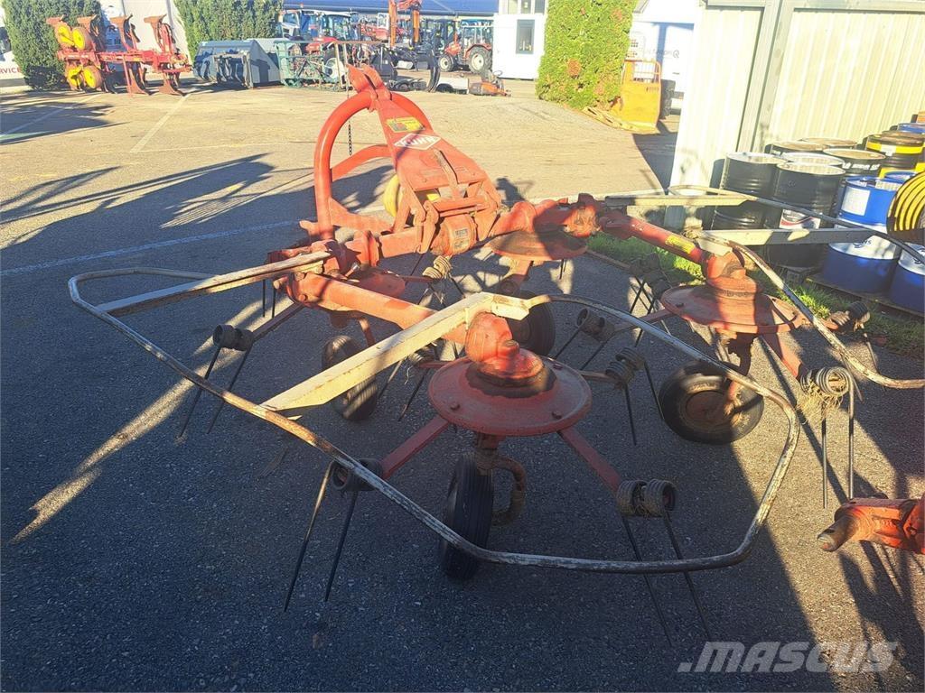 Kuhn 4 Kreisel Obračalniki in zgrabljalniki