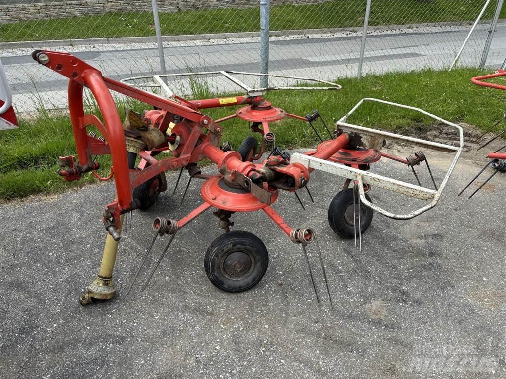 Kuhn GF 440 P Obračalniki in zgrabljalniki