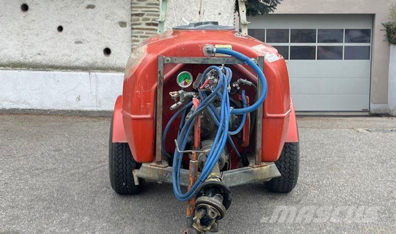 Lochmann RP 10/32 Vlečne škropilnice