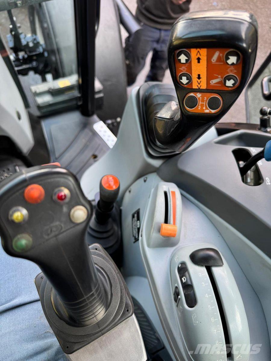 New Holland T4.115 Traktorji