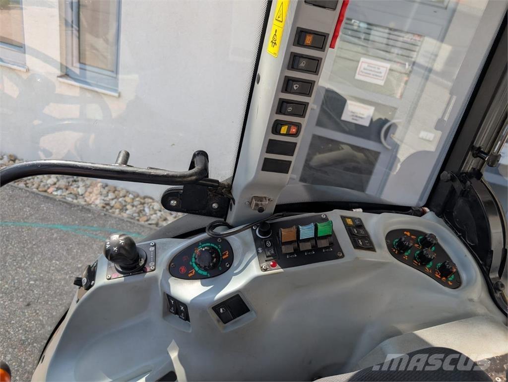 New Holland T4.90 F Traktorji