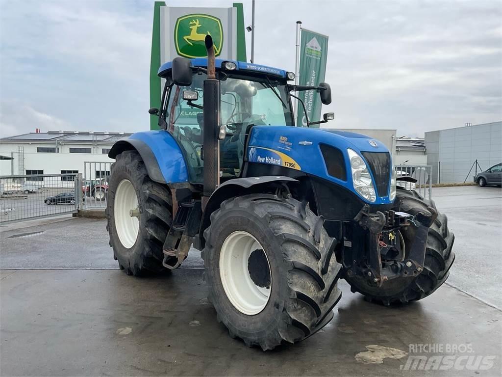 New Holland T7050 Traktorji