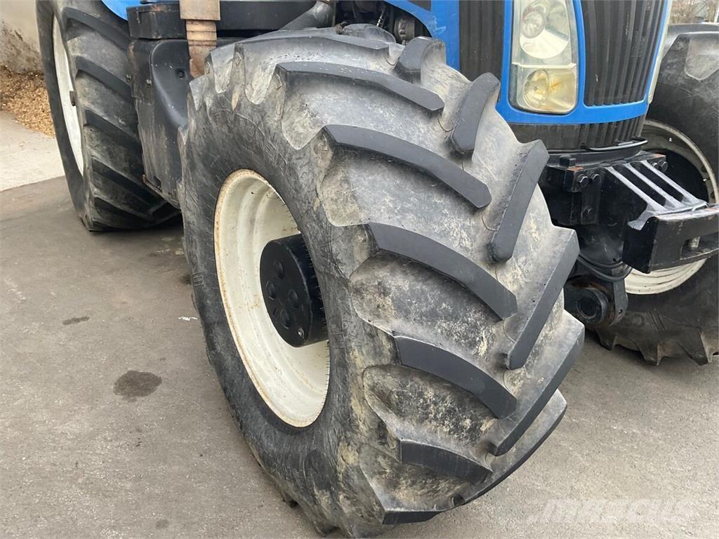 New Holland TG 285 Traktorji
