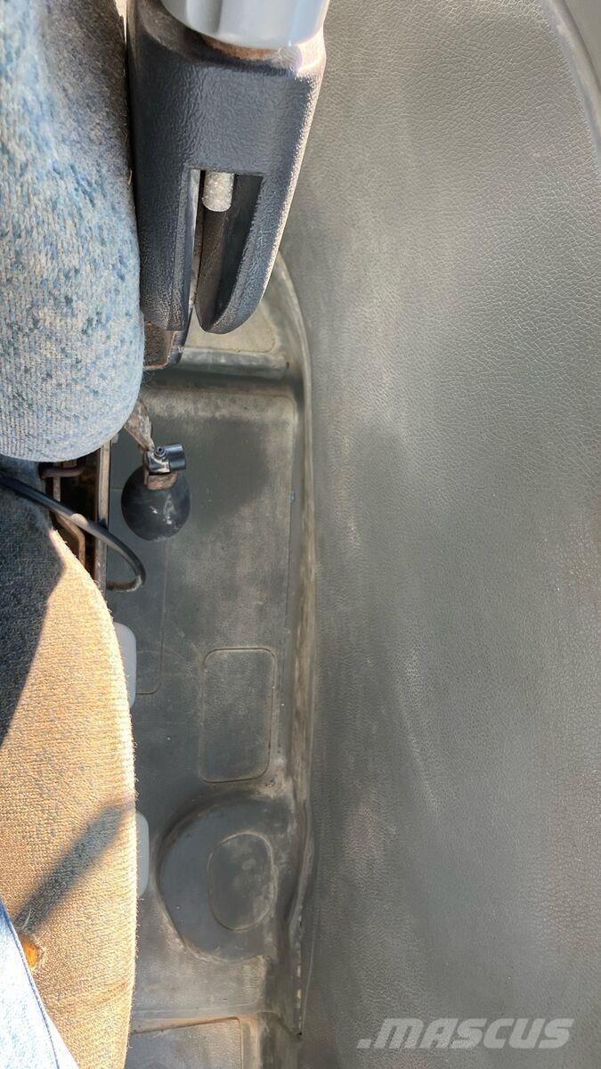 New Holland TL 80 Traktorji