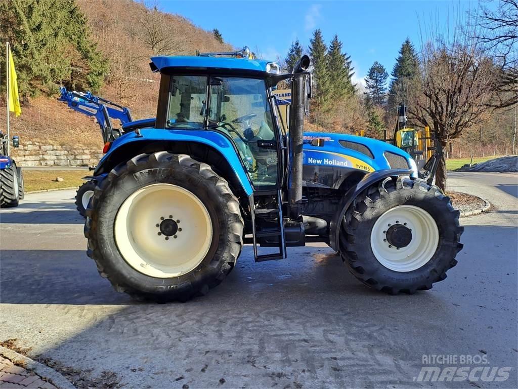 New Holland TVT 190 Traktorji