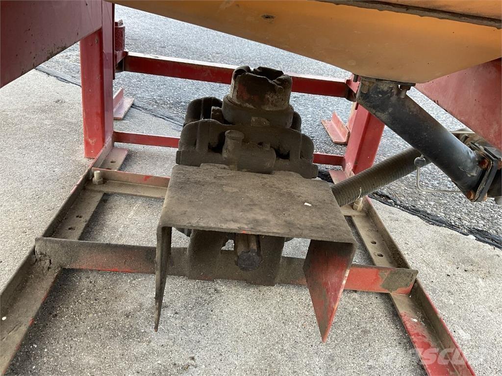 Rau D1 Vlečne škropilnice