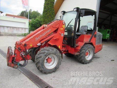 Schäffer 450T Čelni nakladalci in kopači
